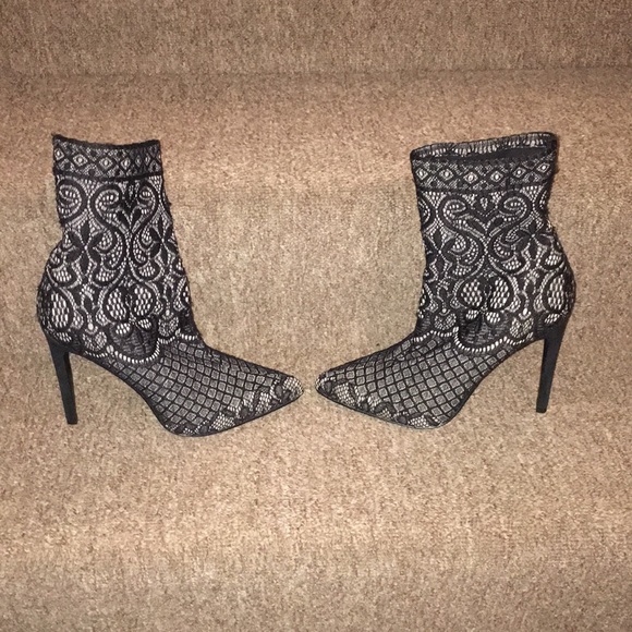 ♠️NWT Steve Madden Lace Sock Bootie - Picture 5 of 8